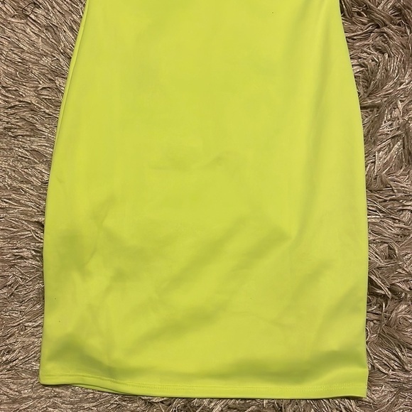 WINDSOR Yellow Spaghetti Strap‎ Lined Bodycon Mini Dress Size Small - Picture 3 of 9